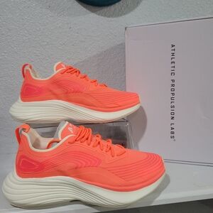 New! APL STREAMLINE RUNNING SHOE IN LASER RED /PRISTINE / WHITE, SZ 9